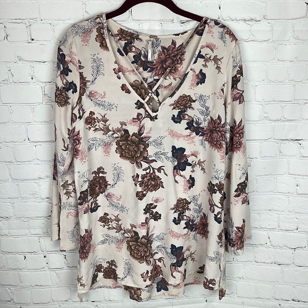 Free People Blush Floral Blouse Strappy V Neck Size Small